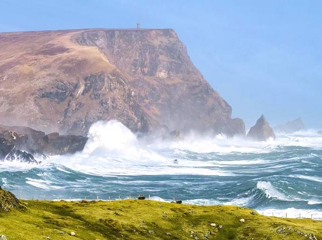 ceilingistheroof | Castle Head Lookout: Discovering the beauty of Castle Head Lookout.